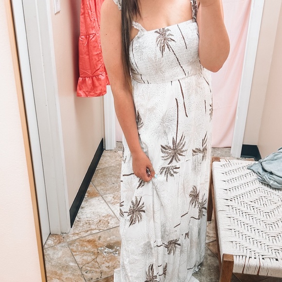 Leah Tropical Maxi Dress - Picture 6 of 7